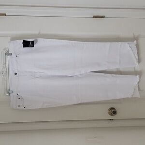 Slimsation by Multiples Size 18W, White Crop Pant, Frayed & Angled Hem, NEW